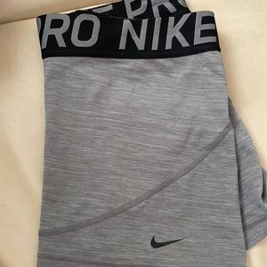 Nike Pro Dri-Fit
Women's 3" Shorts grey with black elastic waist